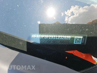 2014 Ford Focus SE Sedan – miniatura 14