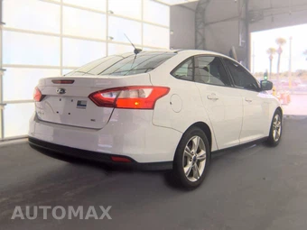 2014 Ford Focus SE Sedan – miniatura 4