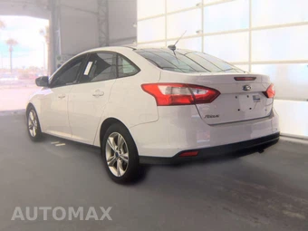 2014 Ford Focus SE Sedan – miniatura 6