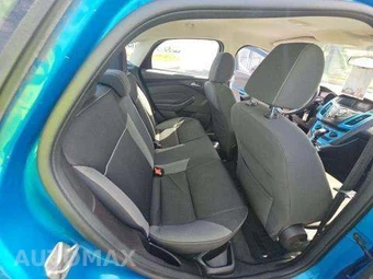2014 Ford Focus SE Sedan - miniatura 16