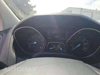 2014 Ford Focus SE Sedan - miniatura 9