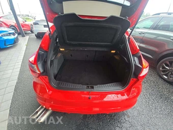 2014 Ford Focus ST Hatchback - miniatura 14