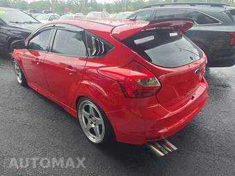 2014 Ford Focus ST Hatchback - miniatura 2