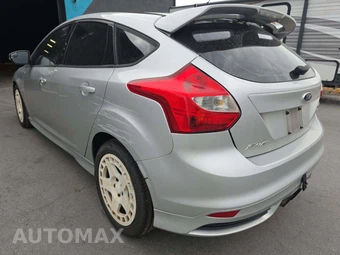2014 Ford Focus ST Hatchback - miniatura 2