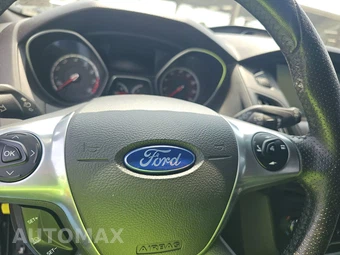 2014 Ford Focus ST Hatchback - miniatura 10
