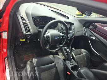 2014 Ford Focus ST Hatchback - miniatura 11