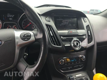 2014 Ford Focus ST Hatchback – miniatura 11