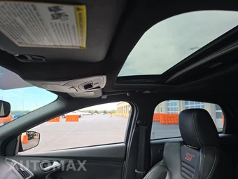 2014 Ford Focus ST Hatchback – miniatura 17