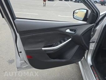 2014 Ford Focus ST Hatchback – miniatura 9