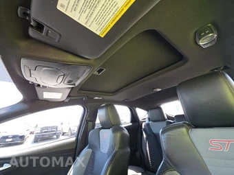 2014 Ford Focus ST Hatchback – miniatura 14
