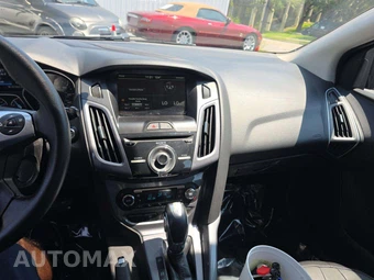 2014 Ford Focus Titanium Hatchback - miniatura 10