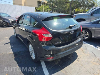 2014 Ford Focus Titanium Hatchback - miniatura 2