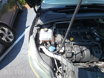 2014 Ford Focus Titanium Hatchback - miniatura 26