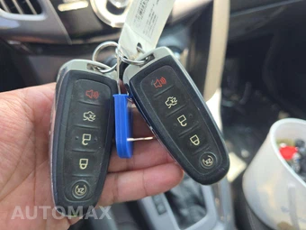 2014 Ford Focus Titanium Hatchback - miniatura 8