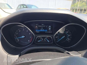 2014 Ford Focus Titanium Hatchback - miniatura 9