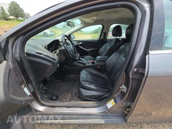 2014 Ford Focus Titanium Sedan – miniatura 3