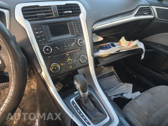 2014 Ford Fusion S – miniatura 11