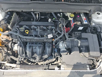 2014 Ford Fusion S - miniatura 15