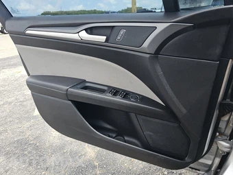 2014 Ford Fusion S - miniatura 9