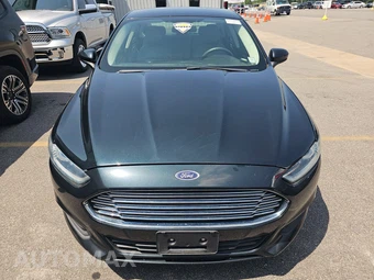 2014 Ford Fusion S - miniatura 2