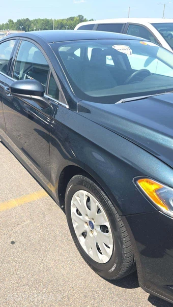 2014 Ford Fusion S - miniatura 21