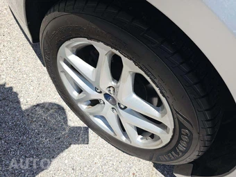 2014 Ford Fusion SE – miniatura 26
