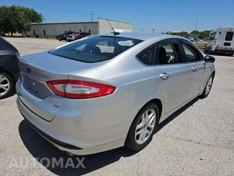 2014 Ford Fusion SE – miniatura 3