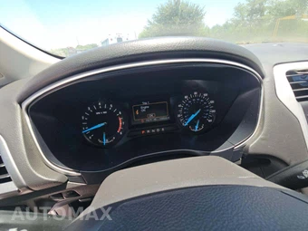 2014 Ford Fusion SE – miniatura 9