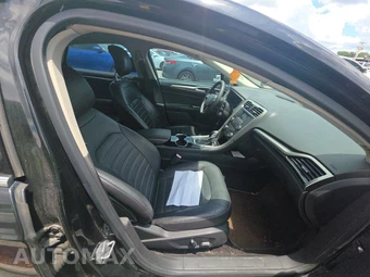 2014 Ford Fusion SE – miniatura 8