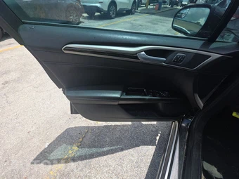 2014 Ford Fusion SE – miniatura 9