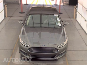 2014 Ford Fusion SE – miniatura 2