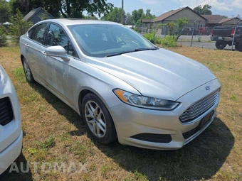 2014 Ford Fusion SE – miniatura 4