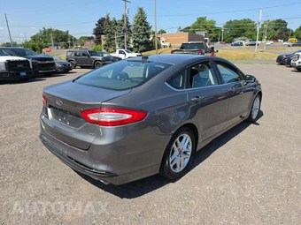 2014 Ford Fusion SE – miniatura 3