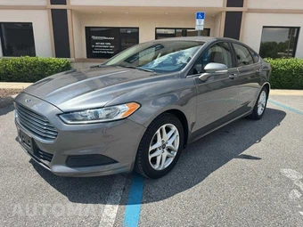 2014 Ford Fusion SE - miniatura 11