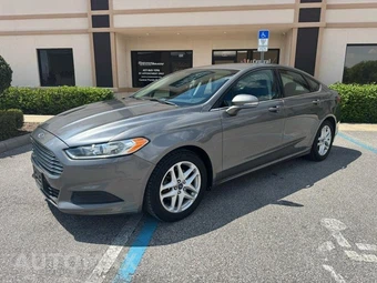 2014 Ford Fusion SE - miniatura 2
