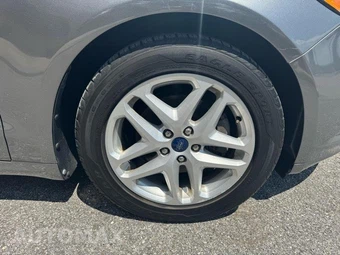 2014 Ford Fusion SE - miniatura 27