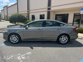 2014 Ford Fusion SE - miniatura 3