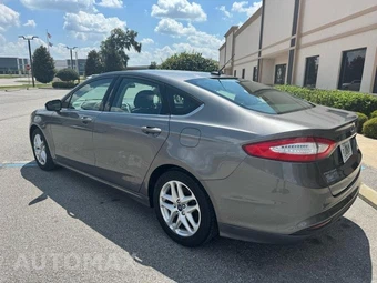 2014 Ford Fusion SE - miniatura 4