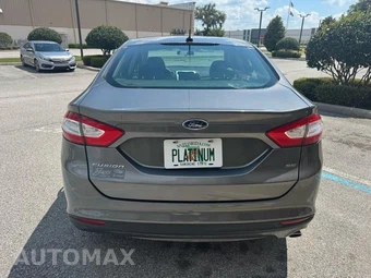 2014 Ford Fusion SE - miniatura 6
