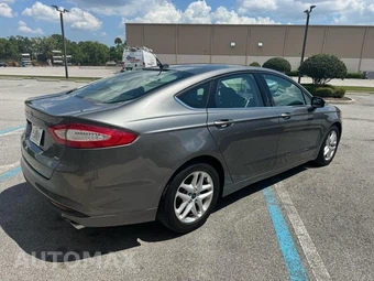 2014 Ford Fusion SE - miniatura 7