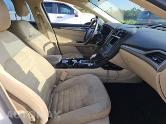 2014 Ford Fusion SE - miniatura 8
