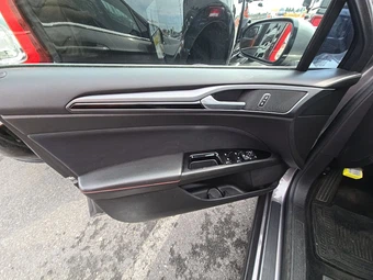 2014 Ford Fusion SE – miniatura 9