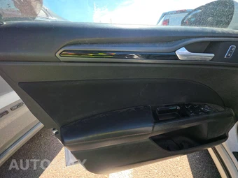 2014 Ford Fusion SE - miniatura 9