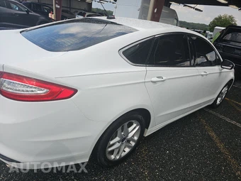 2014 Ford Fusion SE – miniatura 4
