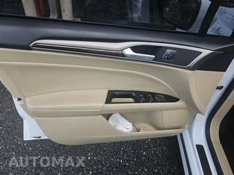 2014 Ford Fusion SE – miniatura 9