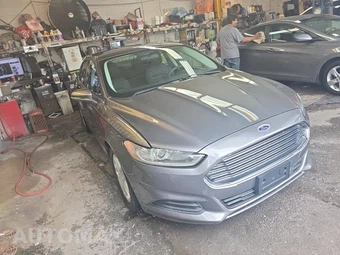 2014 Ford Fusion SE - miniatura 3