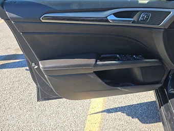 2014 Ford Fusion SE – miniatura 9