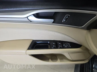 2014 Ford Fusion SE – miniatura 9