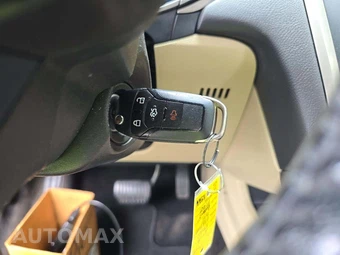 2014 Ford Fusion SE – miniatura 8