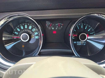 2014 Ford Mustang GT Coupe - miniatura 6
